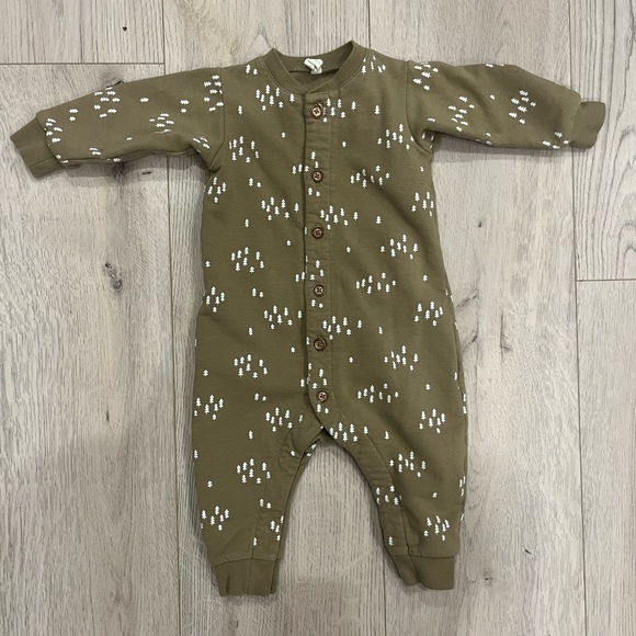 Quincy Mae Other - Quincy Mae Fleece Romper